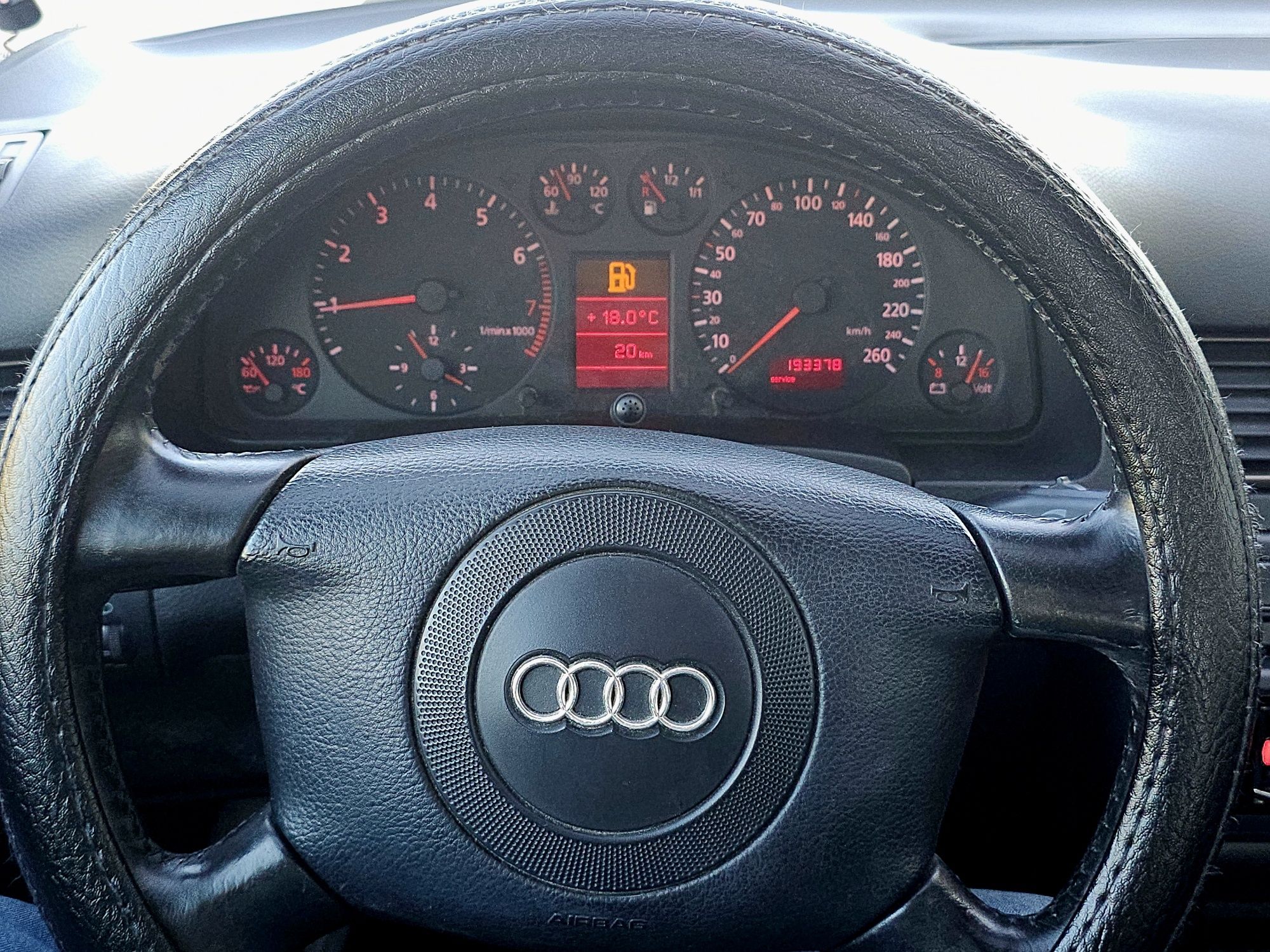 Audi A6 1.8 Turbo impecável 192 000 km reais