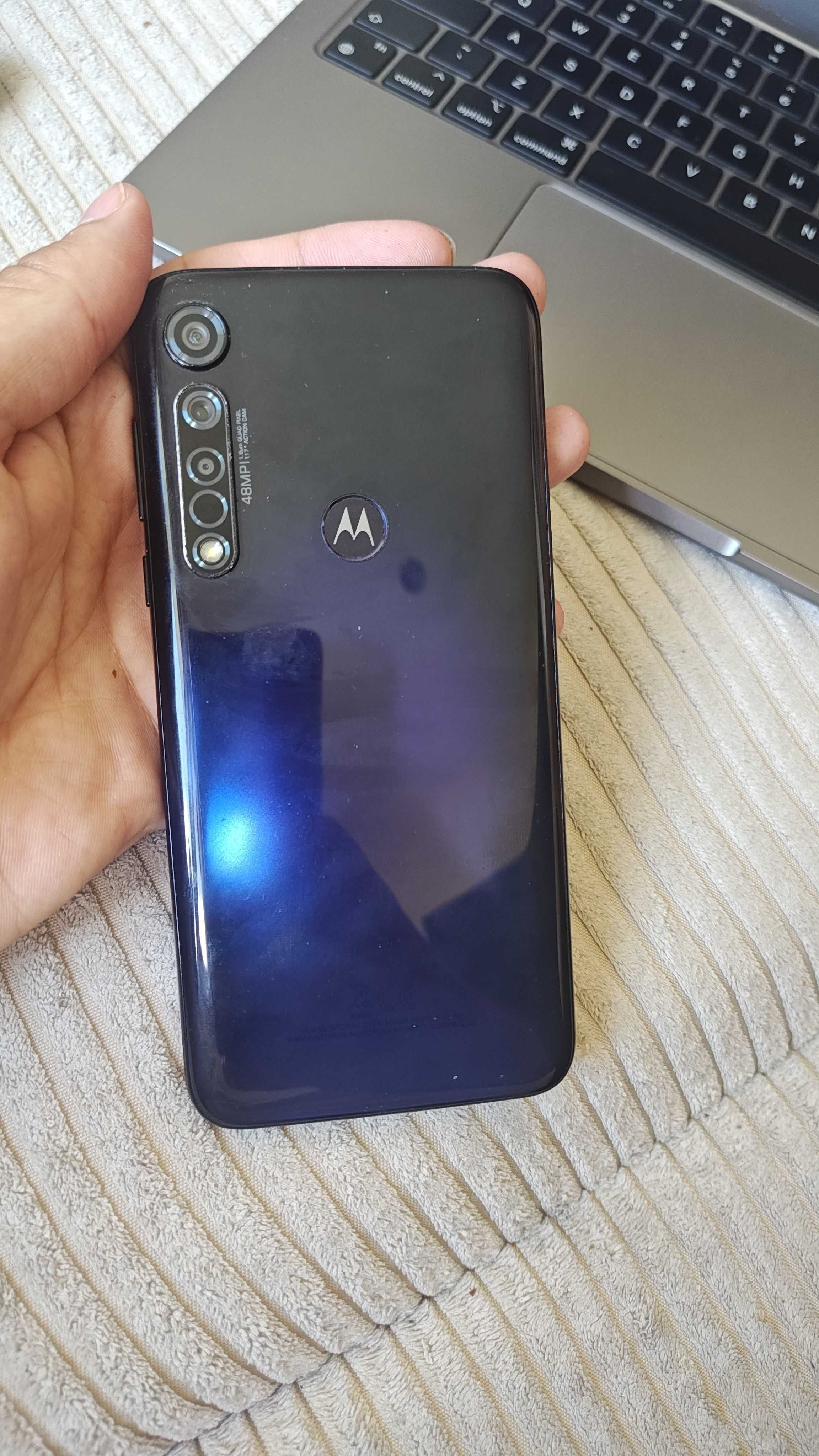 Moto G8 Plus stan bdb Snapdragon 8 rdzeni 4x2.0 Ghz + 4x1,8 Ghz