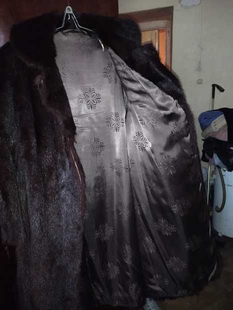 Шуба норкова, довга, вживана.