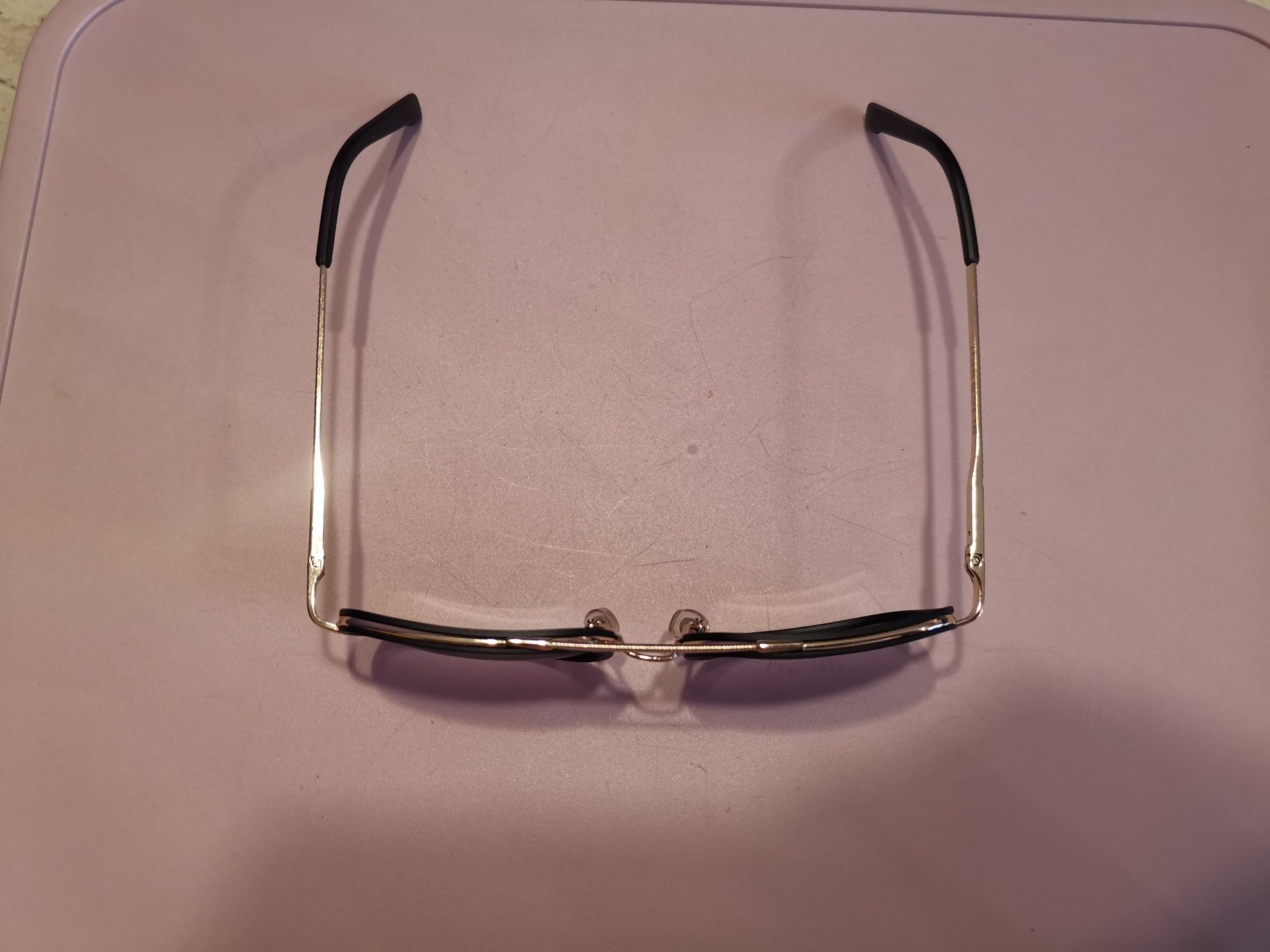 Okulary przeciwsłoneczne czarne złote LACOSTE unisex