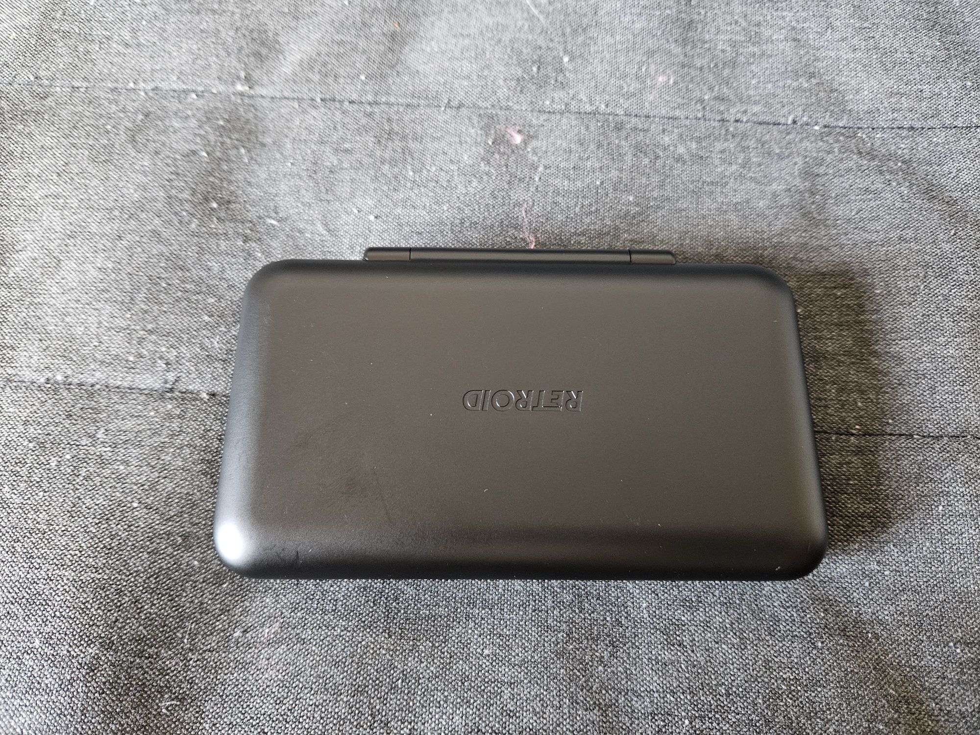 Retroid pocket flip 1