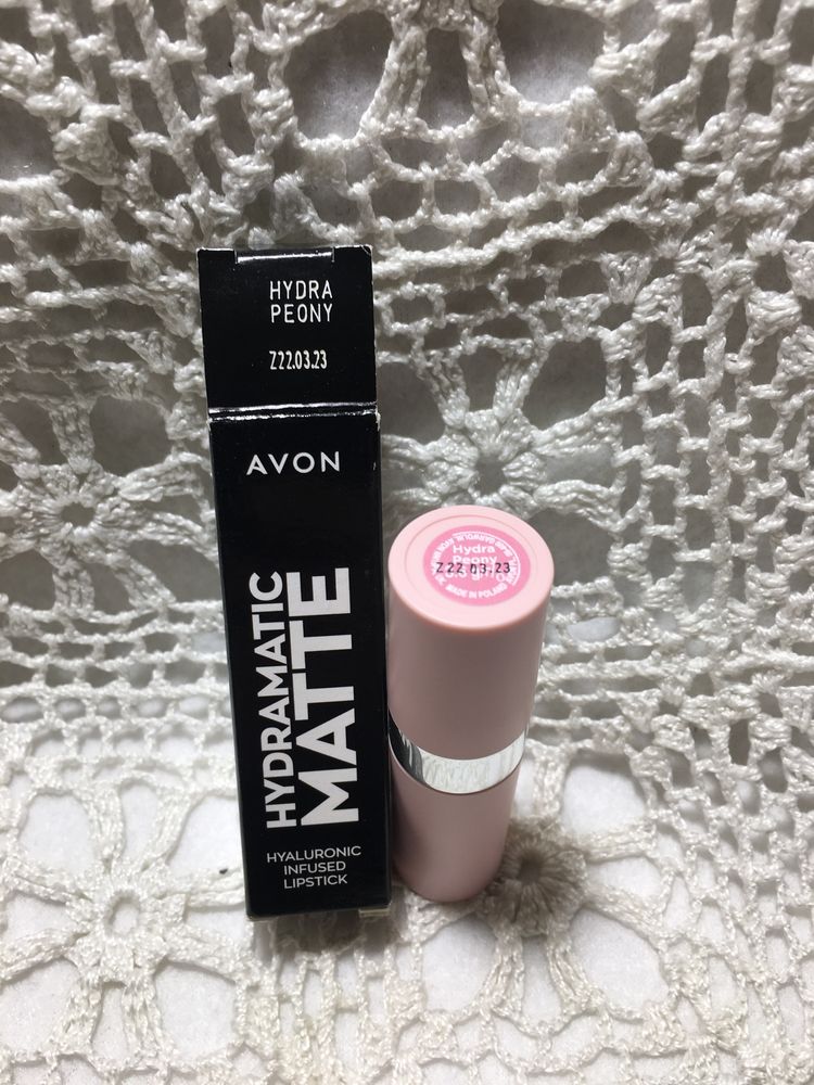 Matowa szminka Hydra Peony Avon