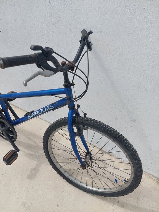 Bicicleta azul da Marca BIRRODAS. Roda 26"
Usad