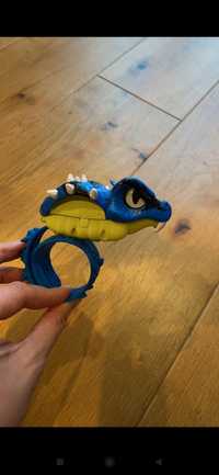 Zabawka oryginalny smok wąż na rękę na opasce regulowanej z odgłosami