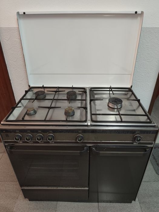 Fogão a gás com forno
