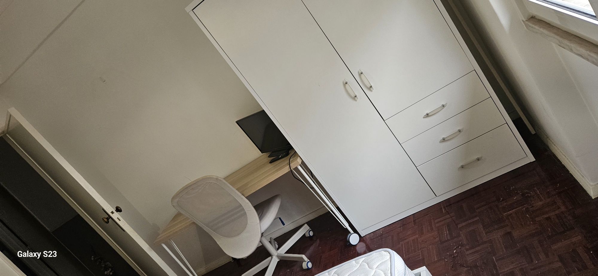 Quarto Individual disponivel. Calcada de carriche Lisboa