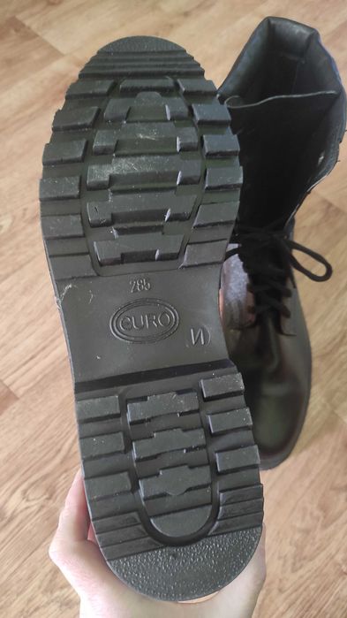 Продам чоловічі робочі черевики р. 44