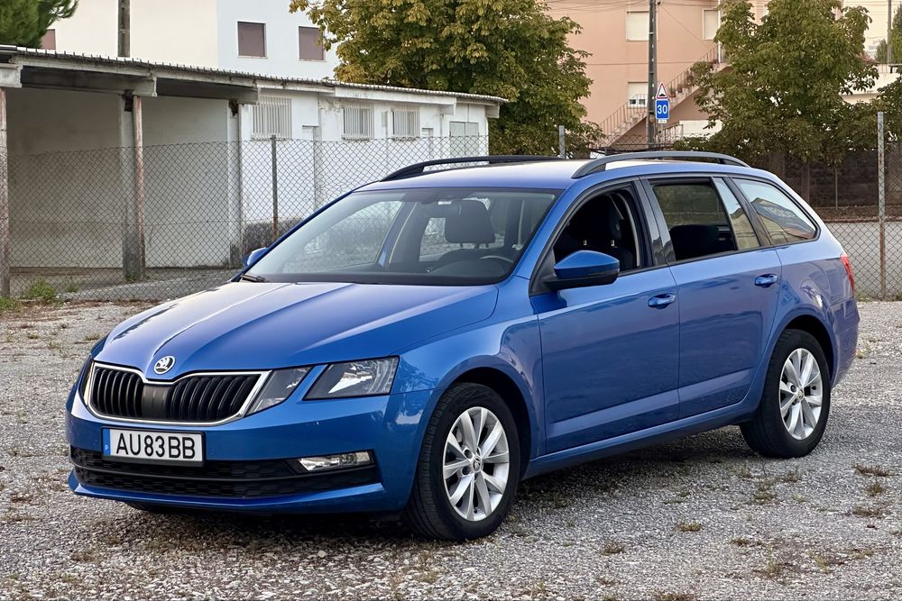Reservada - Skoda Octavia Race Blue Metallic 1.6 TDI 115cv 165000km