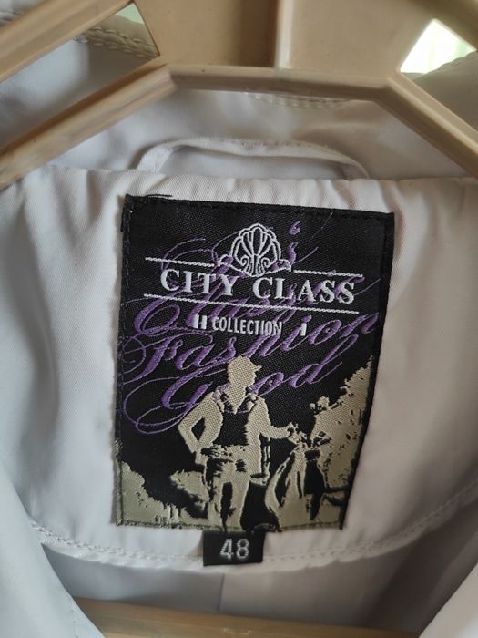 Плащ весняний жіночий