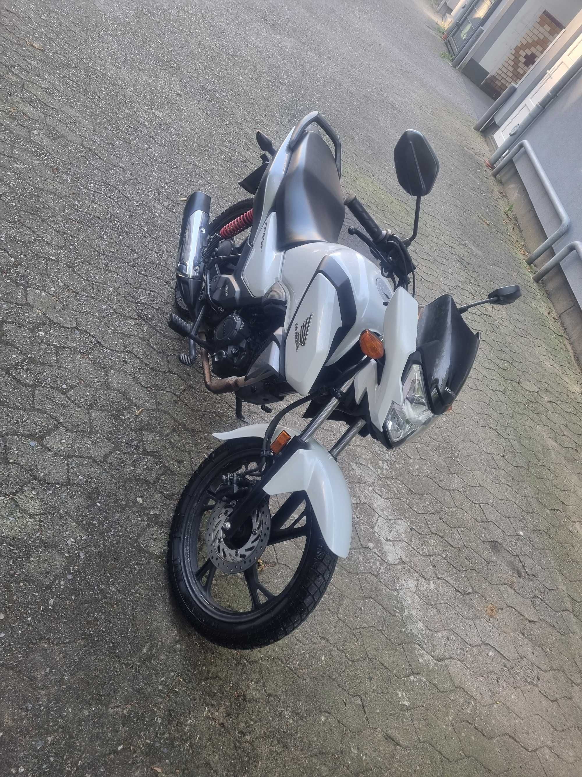 Honda cb 125f  2022 r  w calosci lub na czesci