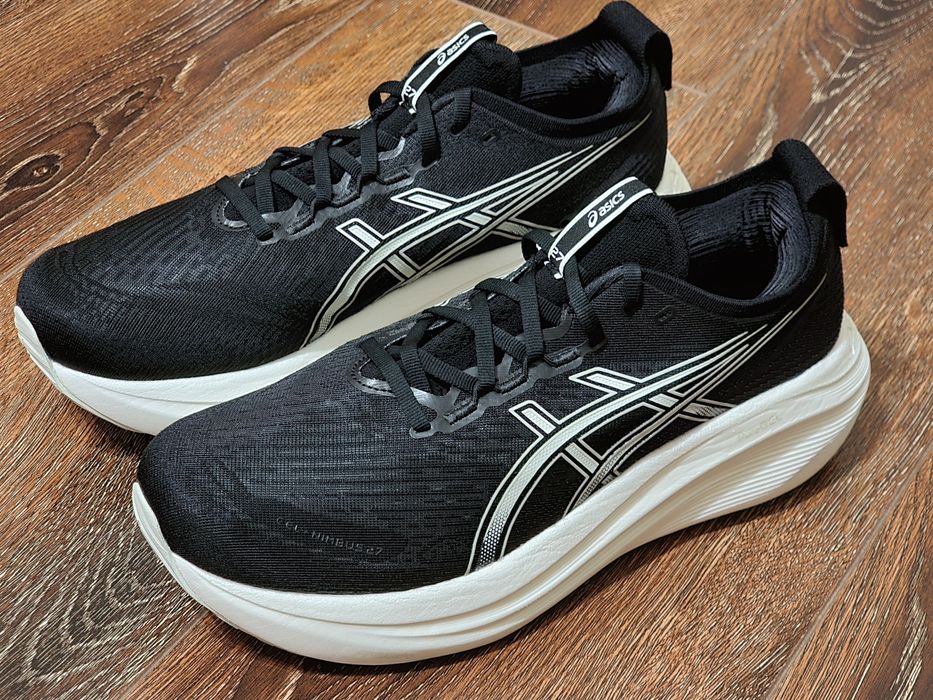Оригінал 100% чоловічі кросівки asics nimbus 27   eur 44