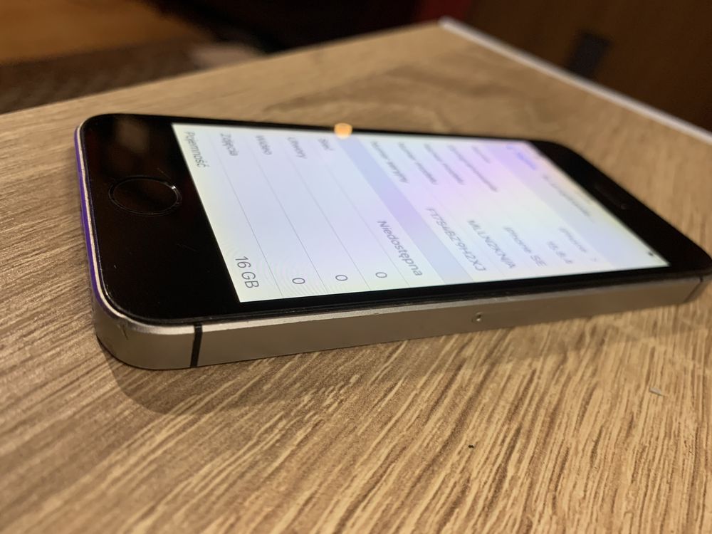 Apple iPhone SE 2016 16 GB