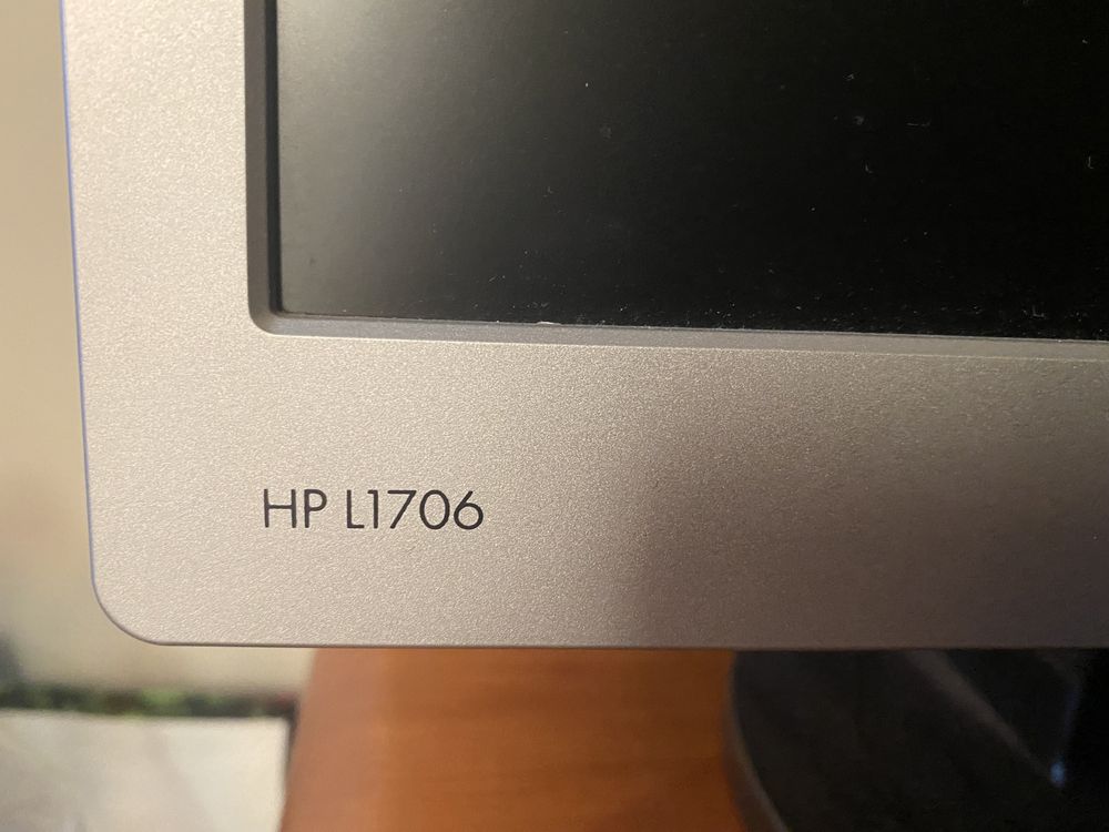 Monitor HP L1706 Ecra plano 17”