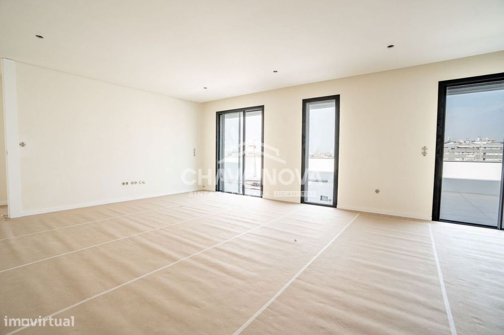 T3 Novo Último Piso c/ Terraço e Garagem Box em Santa Marinha
