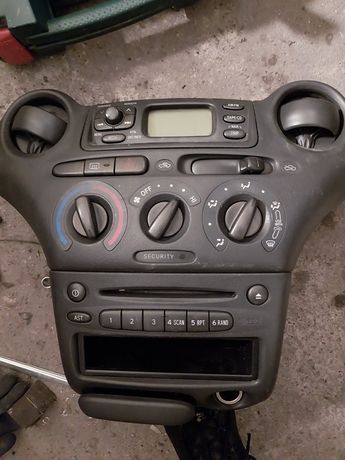 Panel,radio CD Toyota yaris