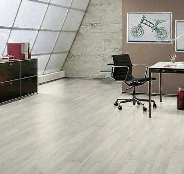 Panele podłogowe Outlet SWISS KRONO Dąb Polarny D3507 AC3/8mm