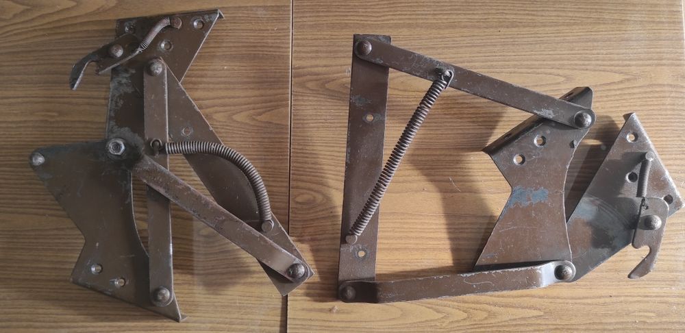 Механизм для раскладывания, трансформации дивана книжки, времен СССР