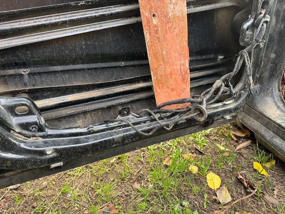 Двері пасат б5 рестайл в зборі