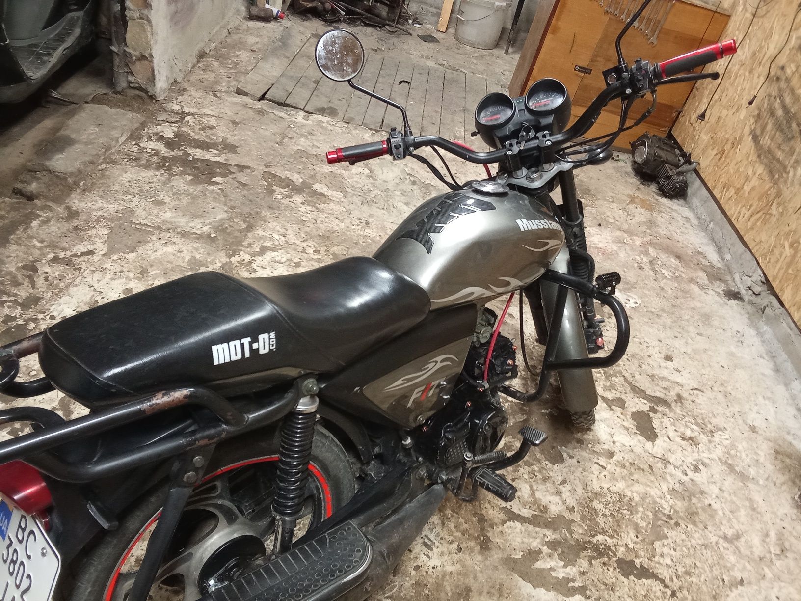 В ідеалі на повному ходу пісвідка аварійна усе робить нові ручки колод