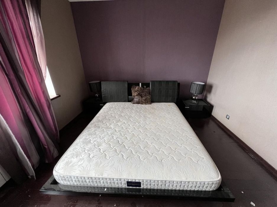 Меблі в спальню кімнату