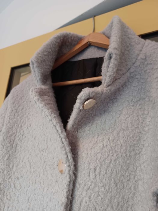 Szary jesienno- zimowy Płaszcz ocieplany marki Made In Italy rozmiar S