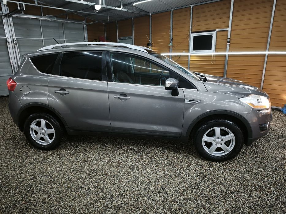 Kuga 2.0diesel*4x4,Hak,Alusy,Panorama,Navi,Czujniki parkowania