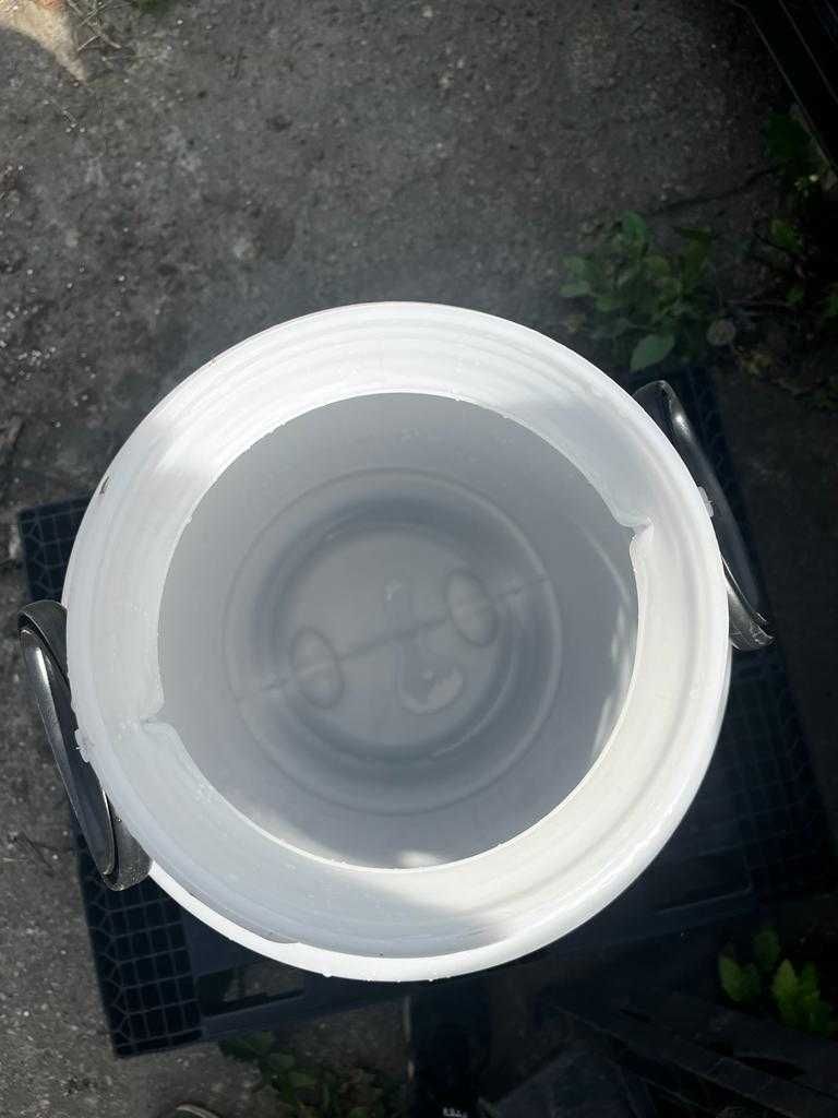 Beczka plastikowa Biała Zamykana 50 litrów