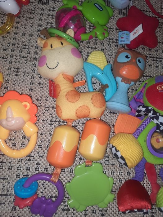 Іграшки для немовлят підвіски брязкальця chicco fisher price  playgro