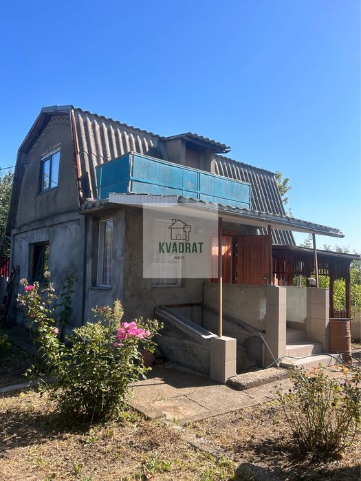 Продам двохповерхову дачу з неймовірним видом на річку Дністер