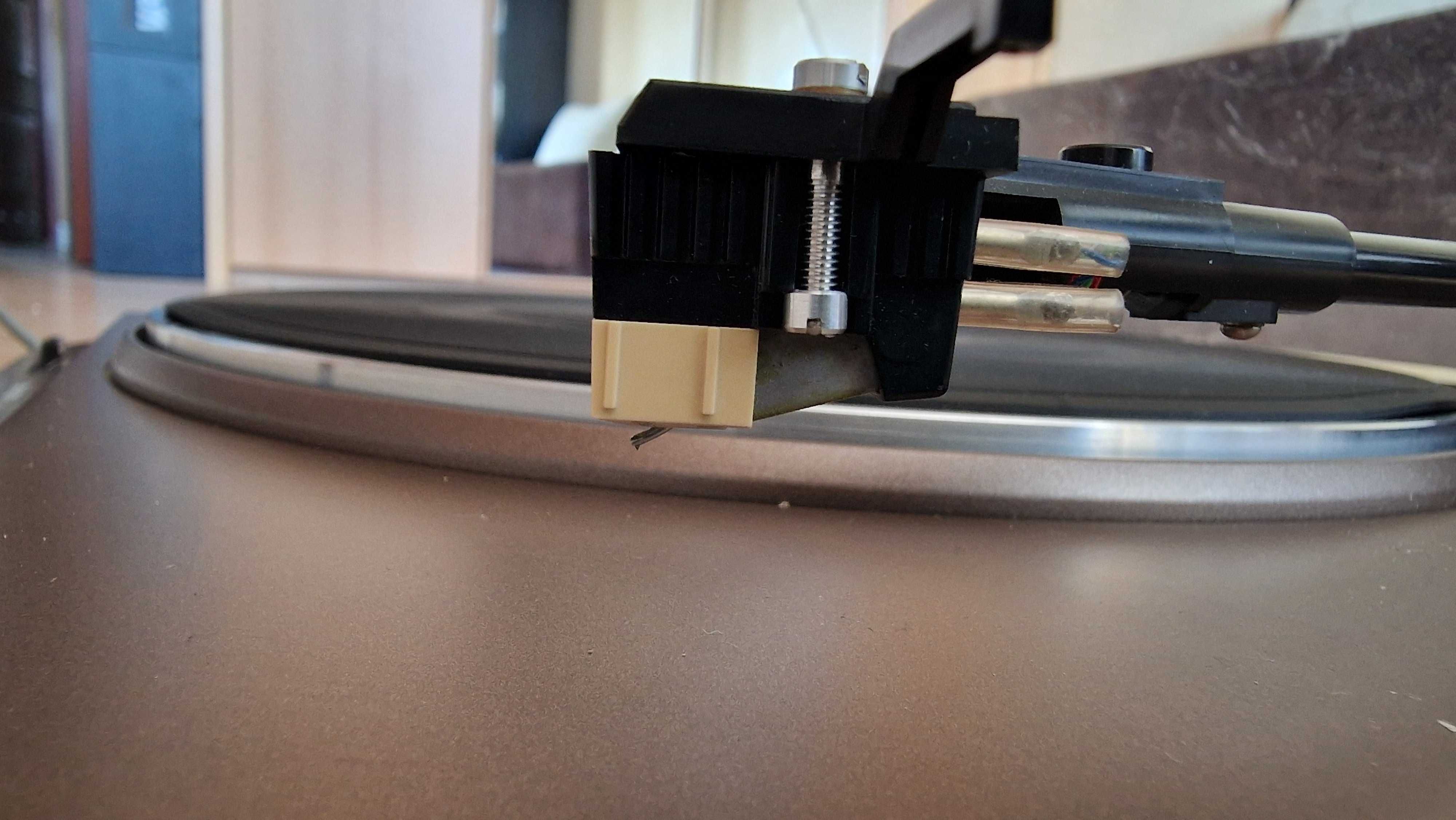 Sharp RP-11 gramofon