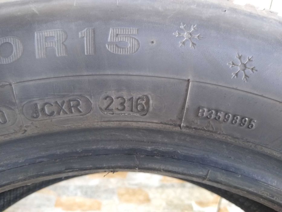 OPONY ZIMOWE 185/60R15 Dunlop Winter Response komplet