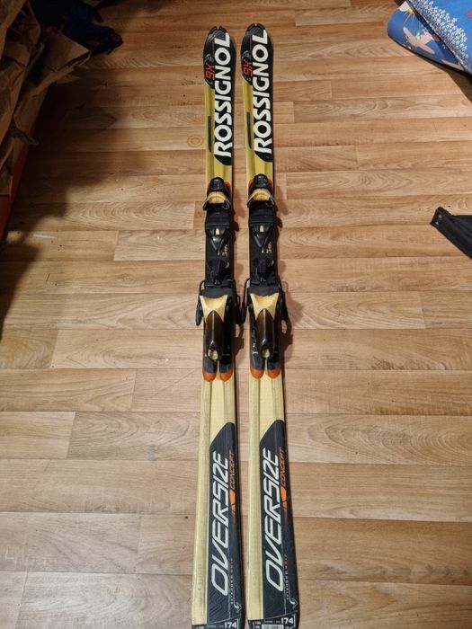 Narty zjazdowe Rossignol