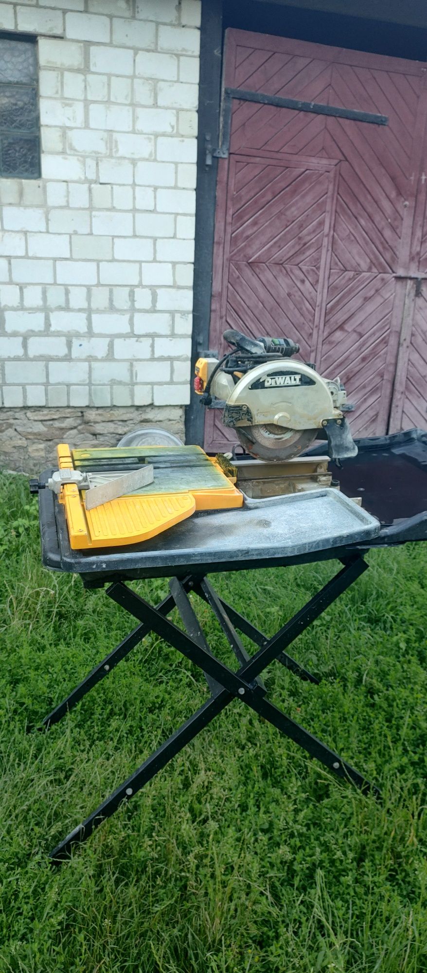 Продам Dewalt 24000