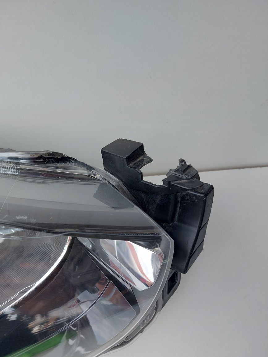 Lampa przednia prawa Mazda 2 DJ 14- Europa