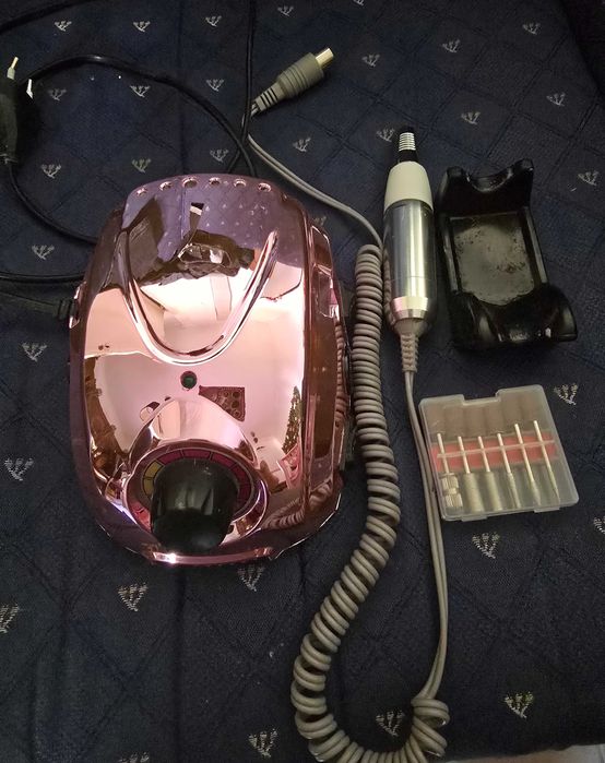 Broca de unhas rosa como nova