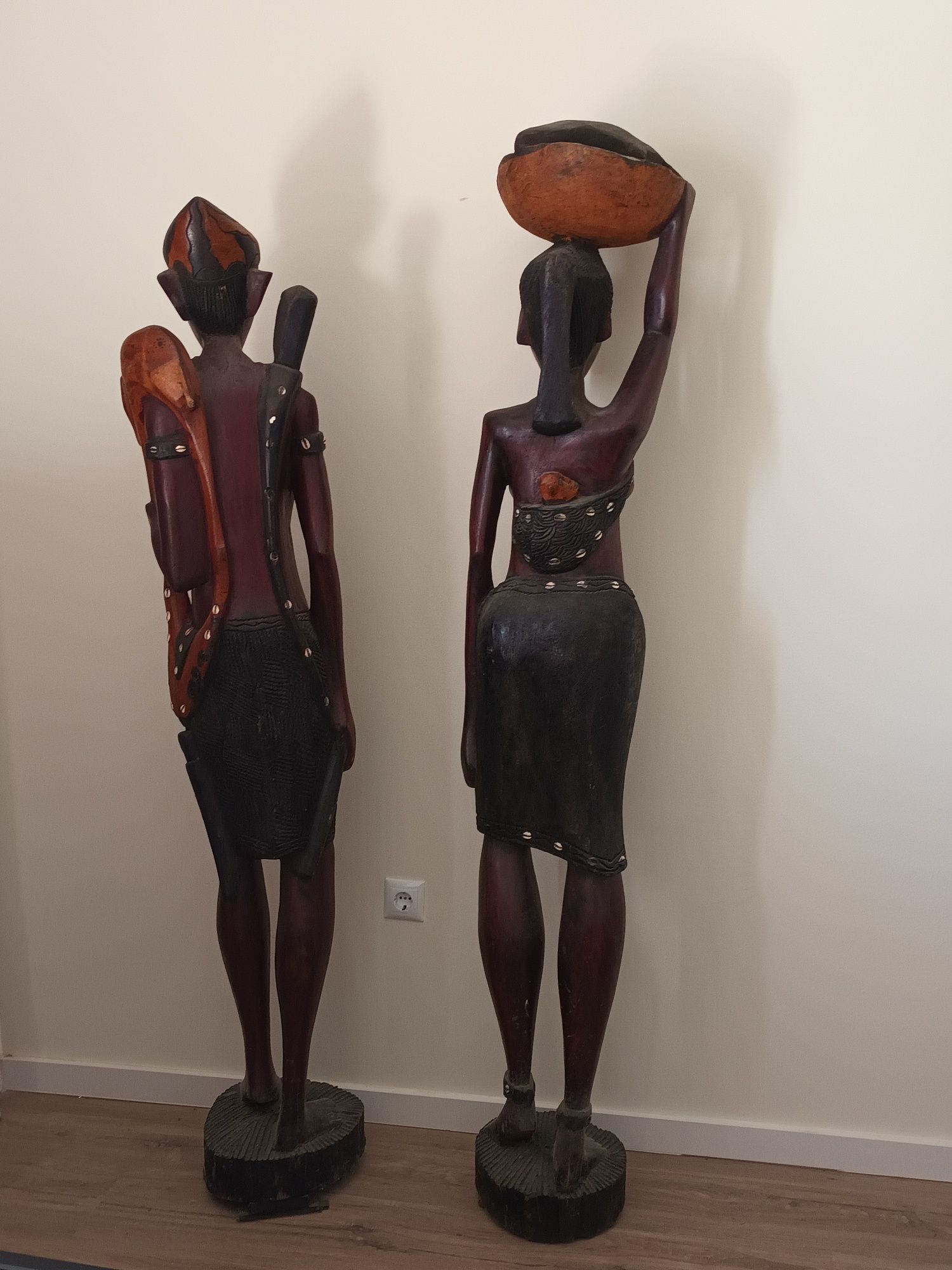 Esculturas africanas em madeira macica 2 metros altura