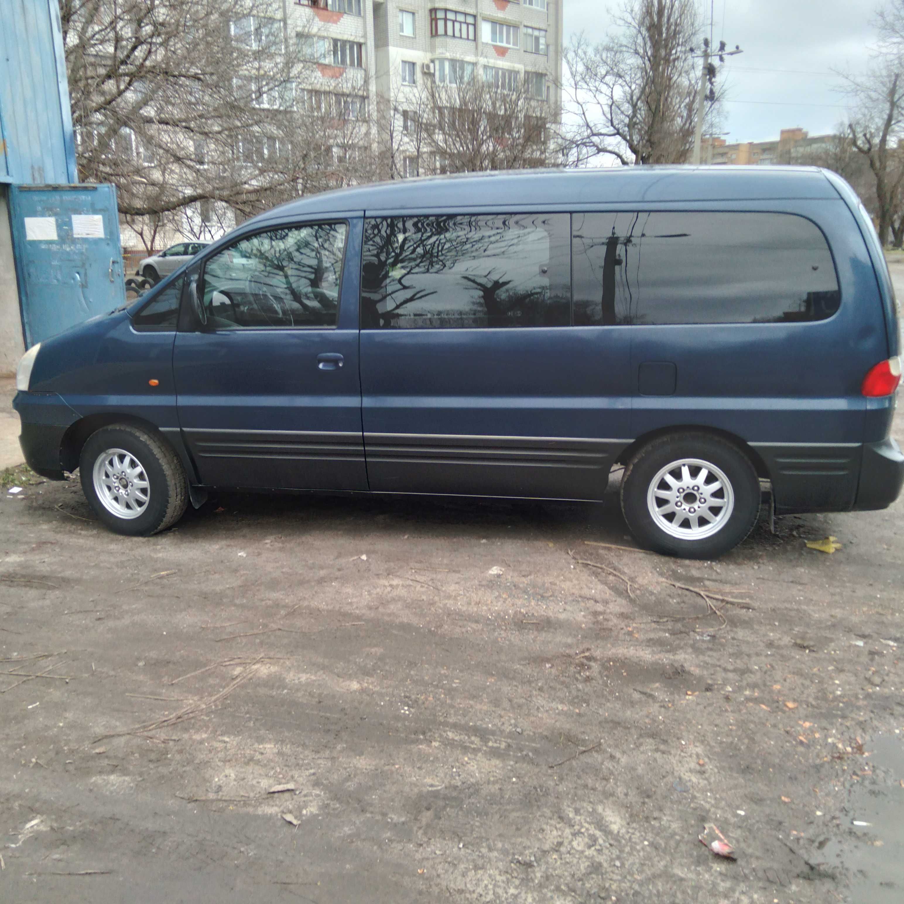 Продаж HYUNDAI H-1