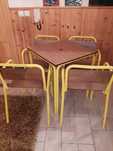 Conjunto mesa e cadeiras