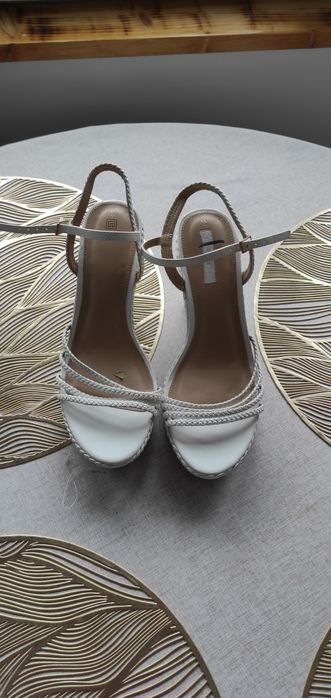 Sandały na koturnie firmy Next rozmiar 40