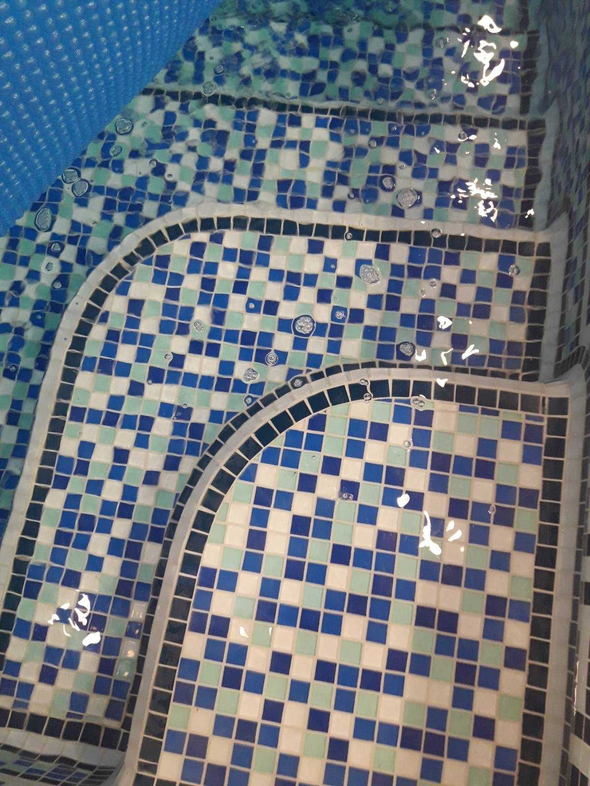 Скляна мозаїчна плитка для басейну