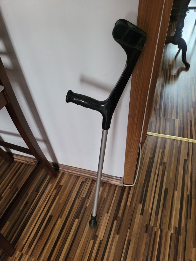 Kula ortopedyczna,kula łokciowa.. Można ją dostosować do wzrostu