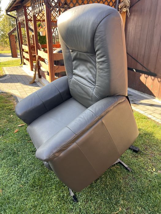Fotel skórzany rozkładany