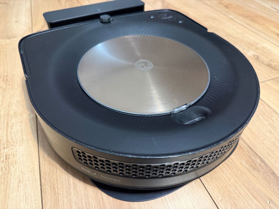 iRobot Roomba S9 wraz z stacją dokującą i oryginalnymi akcesoriami