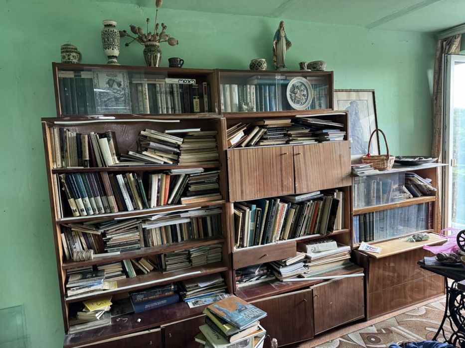 Стінка / полиці на книжки радянських часів