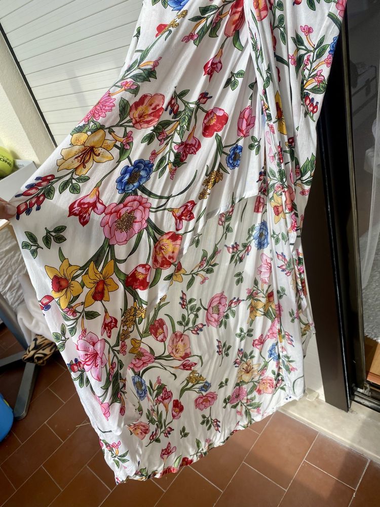 Vestido Vintage Bazaar Novo fundo branco florido tamanho unico