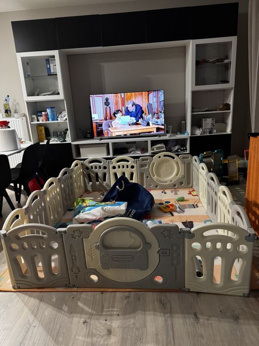 kojec dla dzieci. ogrodzenie