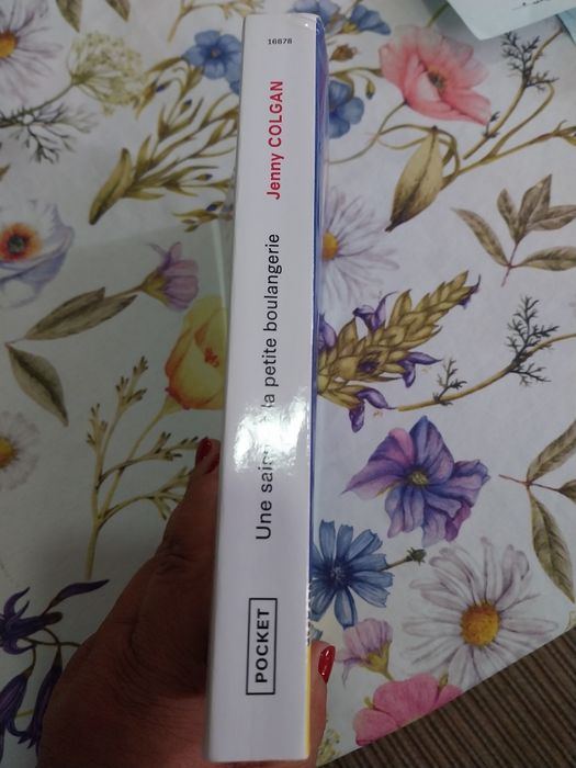 Une saison à la petite boulangerie. Portes incluídos