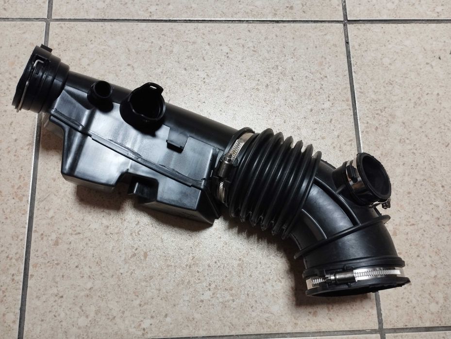 BMW X3 G01 G02 G30 G31 G32 G11 G12 Воздуховод від фільтра 13718663614