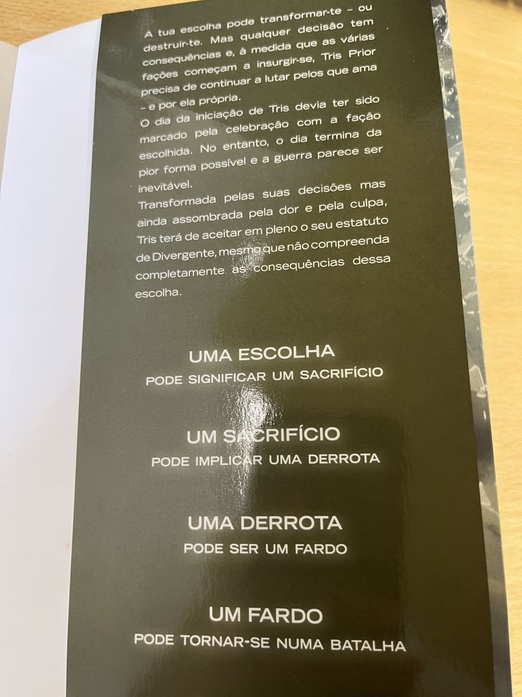 Insurgente de Verónica Roth. Ofereço os portes de envio.