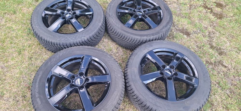 Komplet opon zimowych z felgami do Toyota C-HR 215/60/R17 Nokian